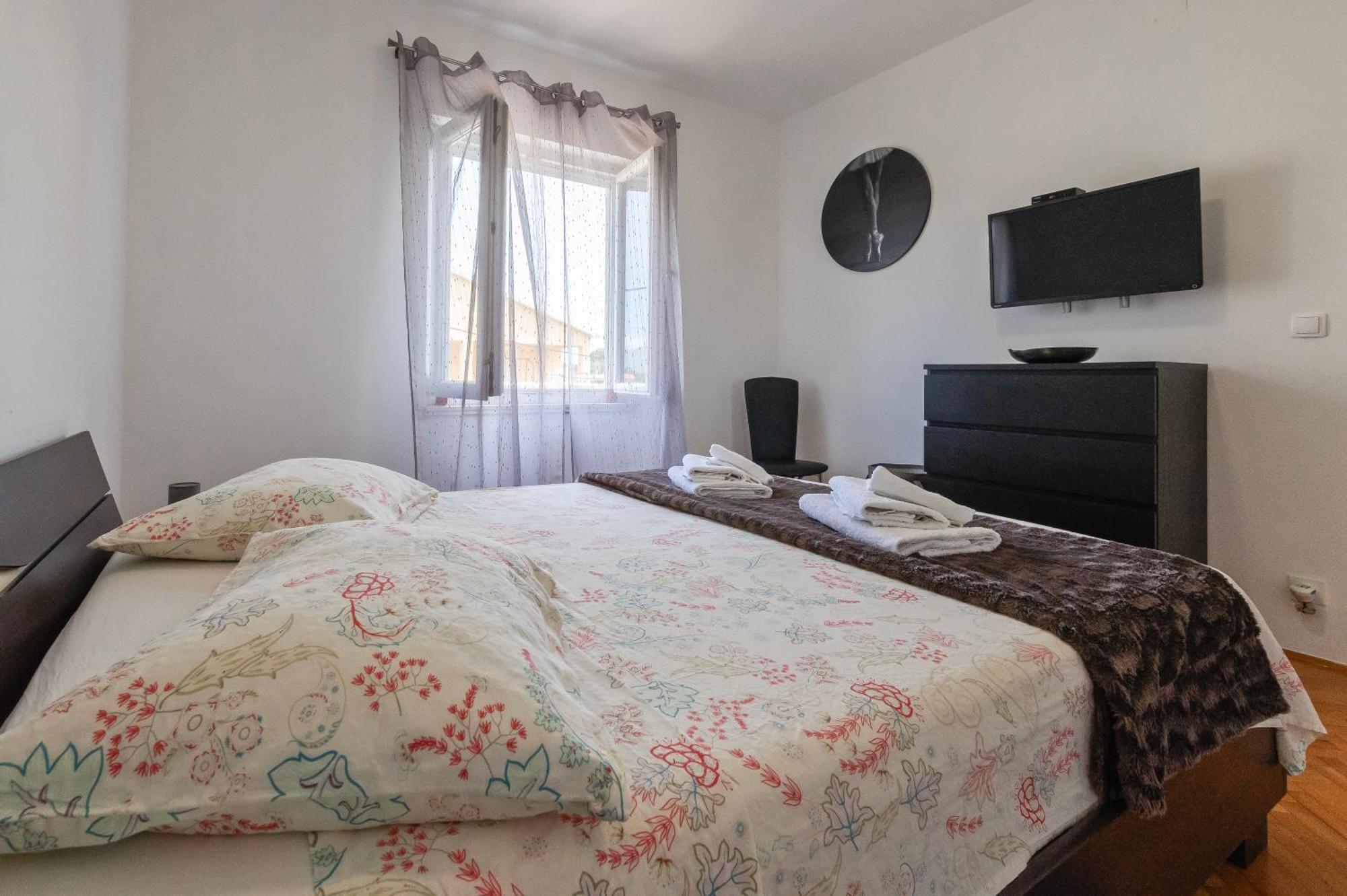 Apartment Marinsko Veli Iz Ngoại thất bức ảnh